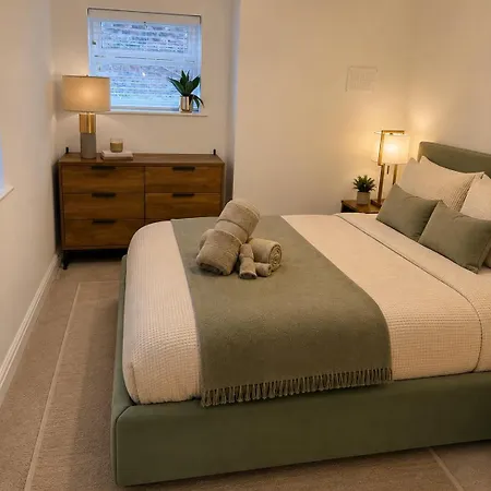 The Garden Flat - Stylish Retreat Near Racecourse * York